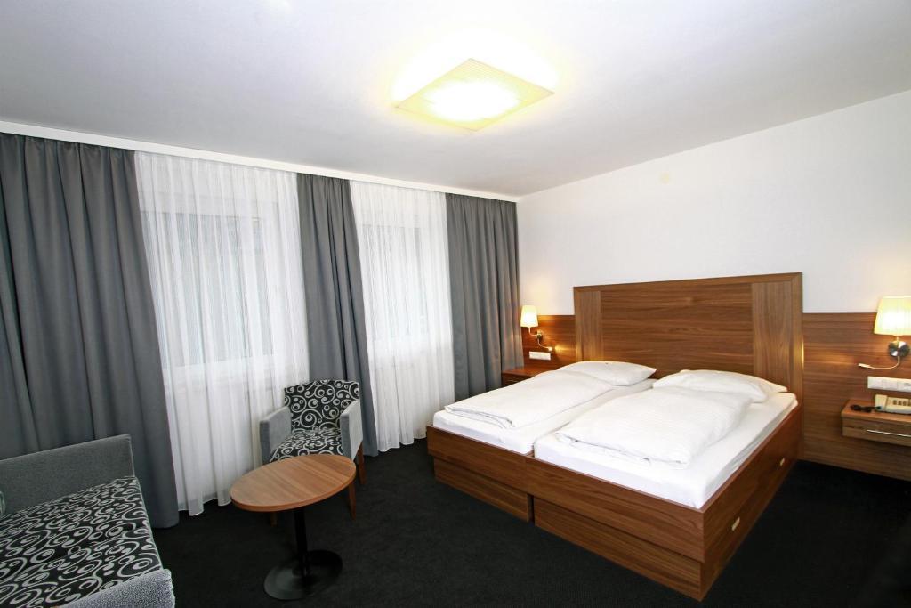 Pension Am Kurpark Wenen Kamer foto